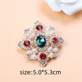 Vintage Baroque gold brooch with green and red gemstones, size 5.0x5.3cm - Red
