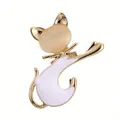Schattige kattenbroche met wit emaille lichaam en gouden kattenoogsteen kopversiering - Stijl 14 (Wit goud kattenoogsteen kat)