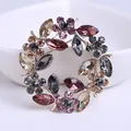 Kleurrijke kristallen bloemenkrans broche met multi-tone strass voor elegante damespakken - Stijl 21