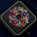 Elegante kleurrijke kransspeld met fonkelende strass-steentjes voor pakken en jurken - Stijl 17