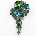 Elegante Vintage-Brosche mit grünen und blauen Strasssteinen in Antikgold-Optik - Grün