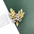 Barokke vintage broche met mat goudkleurig blad en parels, maat ca. 3,6x4 cm - Parelbloem Gouden Orchidee (23)