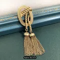 Elegante vintage barokke matgouden broche met lange kettingkwastjes en een touwontwerp - Badge Kwast Hanger (29)