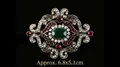 Élégante broche baroque vintage avec cristaux verts et rouges en finition or antique - Style 12 / Env. 6.8x5.1cm