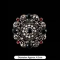 Broche en cristal de style baroque vintage avec pierres vert foncé et rouges en or vieilli - Style 17