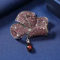 Broche fleur vintage élégante avec strass roses et un pendentif goutte rouge - Violet