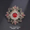 Vintage paleis stijl legering broche met rode en groene kristallen, maat 5,1 cm. - Retro Paleis Rode Edelsteen Stijl (XD823325)