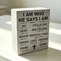 Detailopname van vintage houten blok met inspirerende religieuze teksten - Religieus Kruis Stijl (KC006H) / 10x4.5x12.8cm