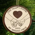 Herdenkings 2025 houten hartpuzzel ornament met een pinky swear lijntekening ontwerp - Hand-in-Hand Hart