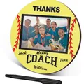 Gepersonaliseerde houten fotolijst in softbalthema voor cadeau voor de teamcoach - Bedankt Coach Softbal Geel Aangepaste Stijl (Inclusief Pen)