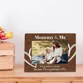 Rustieke houten Mommy & Me fotolijst met hartverwarmend citaat en hartjespatroon - Mama & Ik Thema Walnotenhoutnerf Fotolijst Ornament