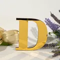 Elegante goudkleurige spiegelletter D decoratief handwerk met bloemen achtergrond - Letter D / 5mm Houten Plank + 1mm Acryl / Goud