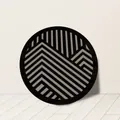 Decoración de pared redonda de madera hueca con diseño geométrico de montaña para el hogar - Pequeño (20cm) Bolsa OPP / Negro & Madera