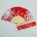Abanico japonés de flores rojas con funda protectora de tela a juego - Estilo 7 Rojo Floral / Set de Abanico y Bolsa