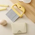 Stainless steel crinkle cutter with yellow handle and protective blade cover for kitchen - Wave Style / With Protective Cover / Yellow