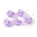 Detaillierte Nahaufnahme von fünf violetten Kunstblumensträußen mit Perlen für Hochzeiten - 72 Stück/Packung / Lila