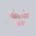 Detailansicht von drei kleinen rosa künstlichen Schleierkrautsträußen für Hochzeiten - Rosa (-7) / 12 Sträuße/Packung