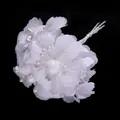 Detailansicht weißer Kunstblumen-Kamelien aus Stoff mit glitzernden Staubgefäßen - 10 Bündel (60 Blumen) / 60Stk Set / Weiß