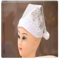 Glinsterende zilveren kerstmuts met pailletten en witte pluche rand op een etalagepop - Zilver