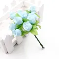 Detailansicht eines künstlichen Rosenstraußes aus hellblauer Seide mit 12 Köpfen - Hellblauer Zirkon