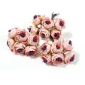 Dettaglio di mazzi di mini fiori artificiali rosa per artigianato fai da te e decorazioni - Rosa chiaro