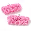Detail van de textuur van 2,5 cm roze PE-schuimrozen met witte kanten gaasranden - Roze 144 Stuks/Pak