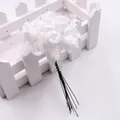 Eleganter 12-Kopf künstlicher weißer Seidenrosenstrauß für DIY-Hochzeiten und Partydekorationen - Weiß