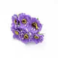 Dettaglio ravvicinato di fiori di ciliegio artificiali viola per ghirlande e artigianato fai da te - Confezione da 60 Pezzi / Viola