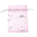 Dettaglio di sacchetto regalo in organza rosa con motivo stellato argento e coulisse. - 10 Pezzi/Confezione (9x12cm) / Rosa