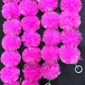 Leuchtendes Magenta Studentenblumen-Girlanden für indische Hochzeiten oder Deko. - 1.5m mit 30 Blumen / Hellrosa