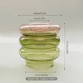 Elegante portavelas y jarrón de vidrio estriado verde y ámbar con medidas indicadas - Estilo Apilado Acanalado (zt2072) / Verde y Rosa