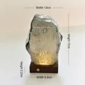Rotsvormige glazen stormfles met LED houten voet en gegraveerde Chinese tekens - Eenheid En Strijd Stormglas (Veiligheidsverpakking)