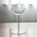 Vista dettagliata di un elegante portafrutta in vetro trasparente con stelo alto - Grande Stile A (zt2034-A)