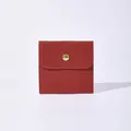 Elegante bustina portagioielli in microfibra rossa con bottone a pressione dorato - Borgogna / 8x8cm