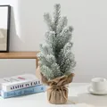 Sapin de Noël artificiel floqué plante plastique décoration de table intérieur détail - Sapin enneigé