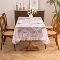 Tovaglia in pizzo rosa in stile pastorale con motivo floreale e volant per la decorazione tavola. - Rosa Cerchio Floreale / 140*240cm