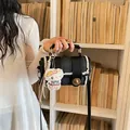 Sac à bandoulière à carreaux noirs avec dentelle blanche et charm peluche pour femmes. - Avec Pendentif / Noir