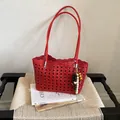 Rode geweven opengewerkte tote bag met kralen sleutelhanger voor vakantie - Met Hanger / Rood