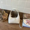 Bolso de hombro blanco con lunares negros para mujer, elegante bolso hobo bandolera. - Blanco