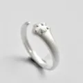 Süßer silberner Katzenpfotenring für Damen, verstellbares Design, minimalistischer Schmuck. - Katzenpfote