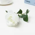 Finta rosa bianca a gambo corto per decorazione d'interni, tavola e cerimonie di nozze. - Rosa a Rametto Corto - Bianco
