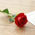Rose artificielle en velours rouge à branche unique pour décoration de fête et cadeau. - Rose en velours à tige courbée - Rouge
