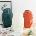 Nordische minimalistische Plastik Blumenvase, moderne kreative gerippte Tischdeko Behälter. - Sonnenmuster-Vase
