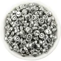 Zilver gegalvaniseerde acryl letterkraaltjes, platte ronde kralen voor DIY sieraden maken. - Plat Rond Zilver En Zwarte Letter / 100 Stuks/Pak