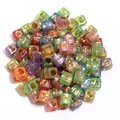 Perles de lettres carrées en acrylique coloré avec feuille d'or pour la fabrication de bijoux. - Lot de 100 pièces / Base Multicolore Lettre Dorée (Diamètre Extérieur Env 6mm)