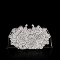 Pochette de soirée luxueuse en strass argentés avec un design de rose scintillante - Rose-Argent