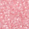Perles de riz en verre rose œil de chat gros plan détail, perles brillantes pour bijoux DIY. - Ovale rose clair