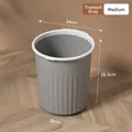 Papelera doméstica gris de tamaño mediano estilo nórdico con textura de nervaduras - Gris Medio