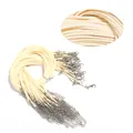 Detailaufnahme der beigen gewachsten Kordeln mit praktischem Karabinerverschluss für DIY Schmuck. - Off-White Schnur mit Silberverschluss / 45+5cm 1.5mm / Gebrochenes Weiß
