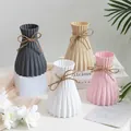Vaso in plastica semplice nordico con punto vita, bottiglia per fiori infrangibile a righe. - Vaso Origami / Bianco